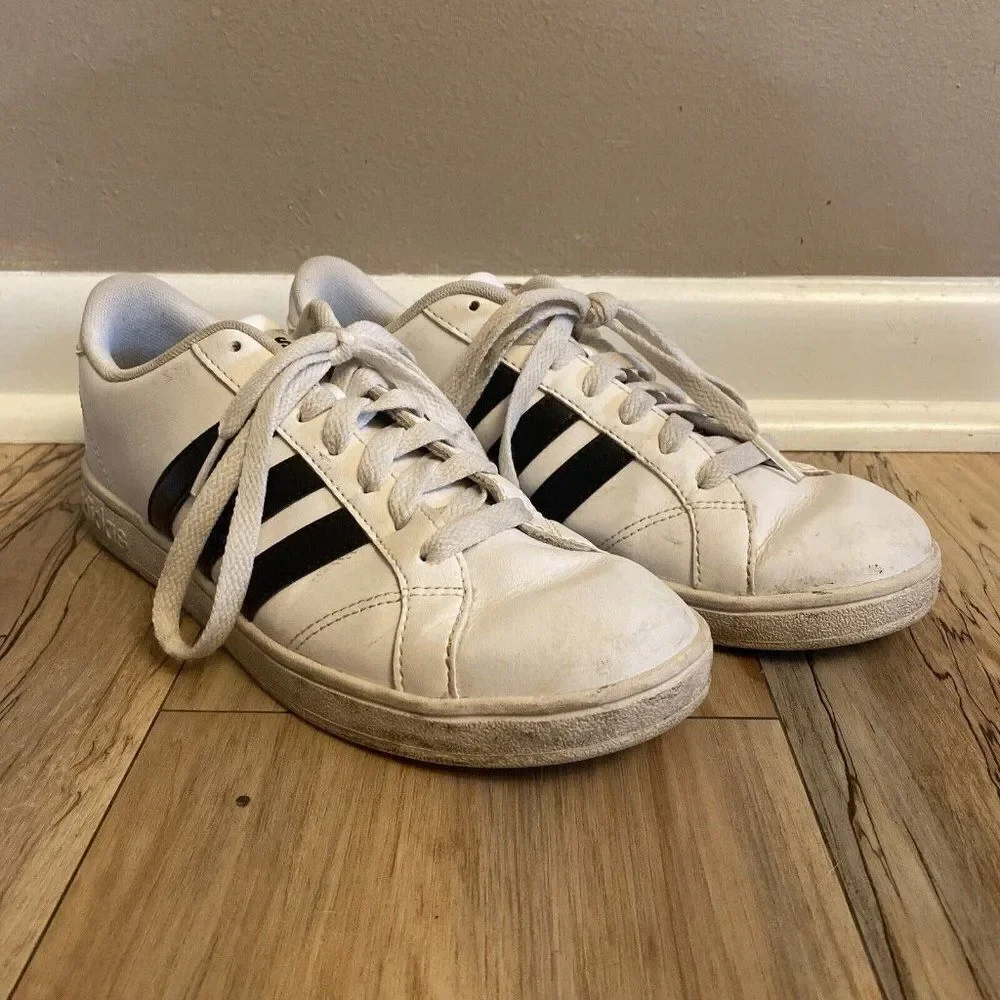 Womens ADIDAS NEO CLOUDFOAM Court Shoe Size 7.5 White W/Black Stripes